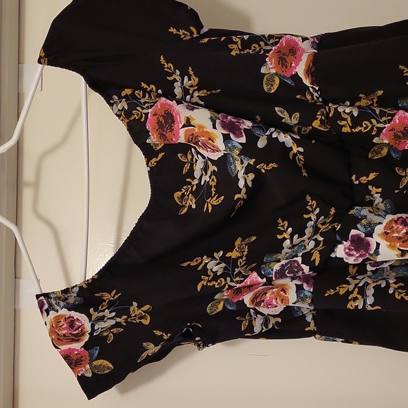 Shein Curve Romper 1XL Black and Floral - Picture 6 of 9